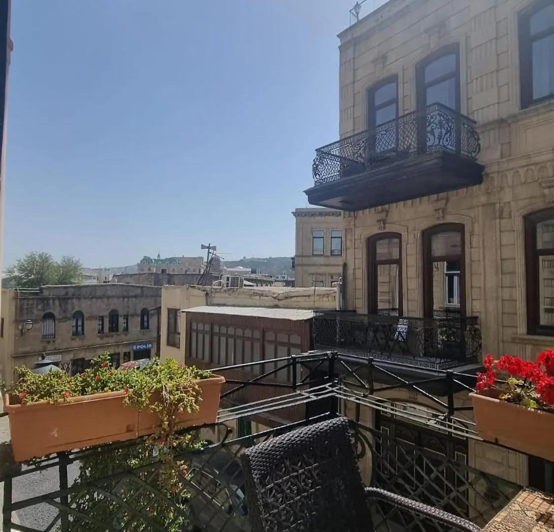 באקו Apartments History 1870