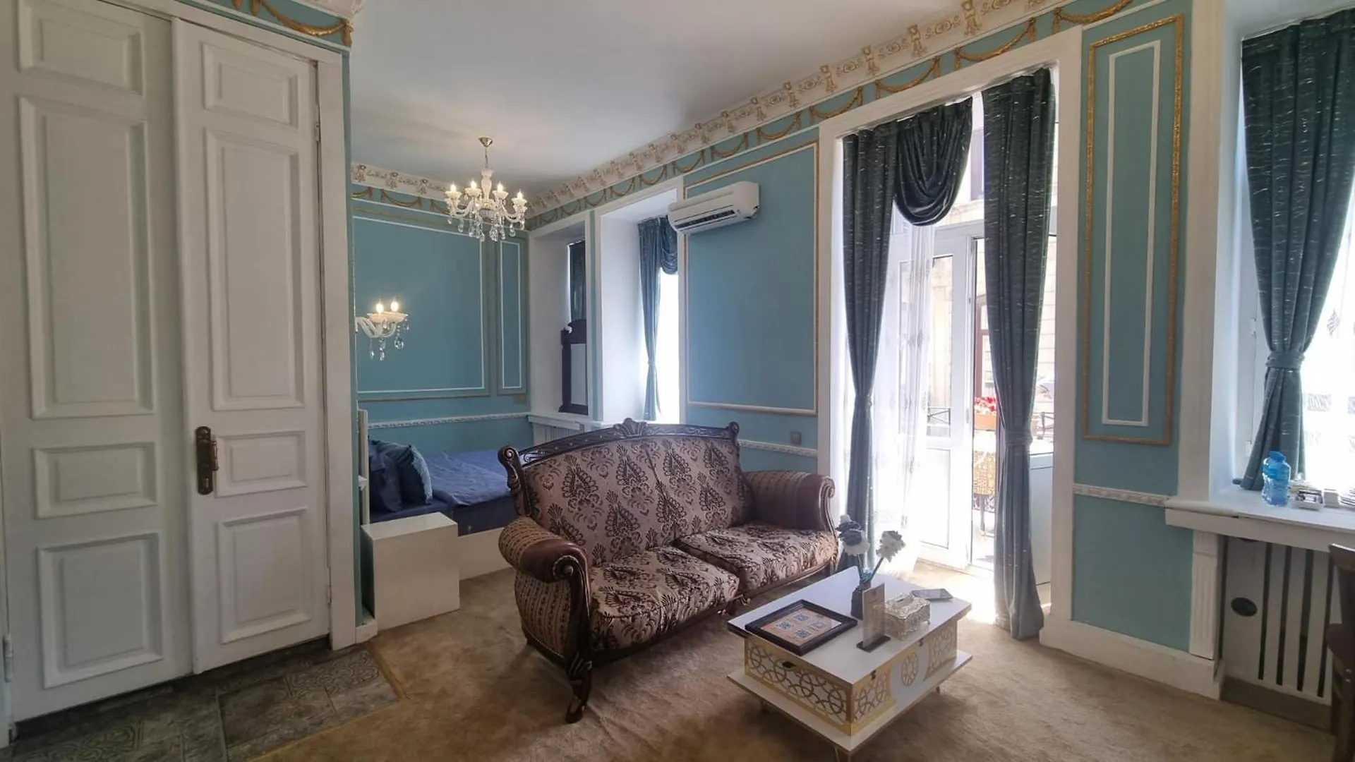 באקו Apartments History 1870